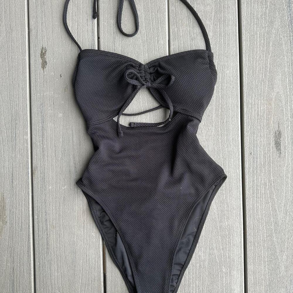 NWT Forever 21 black one piece swimsuit with cut out detail - S